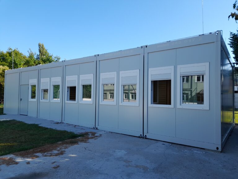 Új konténer-tornaterem Pilisszentkereszten/Nová kontajnerová telocvičňa v Mlynkoch