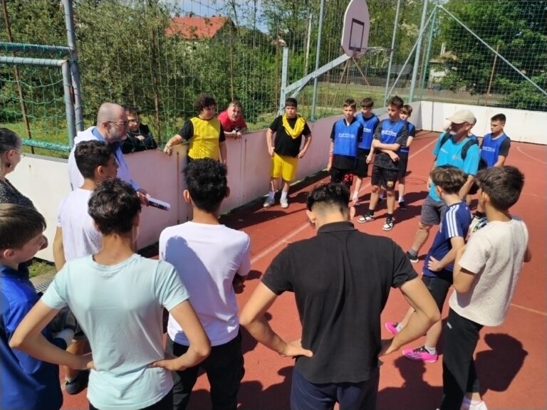 Barátságos labdarúgó-mérkőzés Püspökhatvan és Pilisszentkereszt diákjai között/Priateľský futbalový zápas Pišpečanov a Mlynčanov